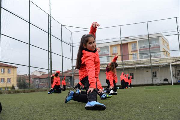 Bilecikli kızların futbol aşkı sınır tanımıyor