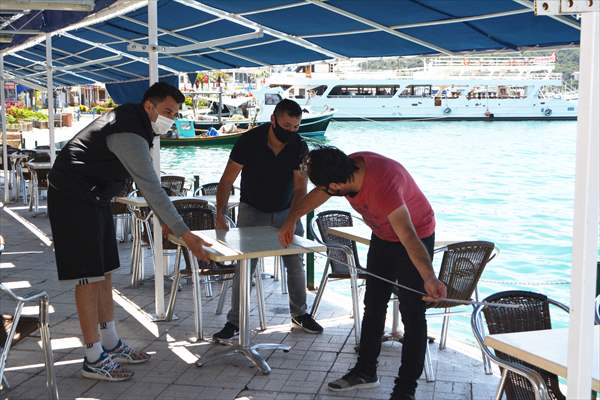 Kuzey Ege'nin gözde tatil merkezleri tedbirlerle yeniden açıldı