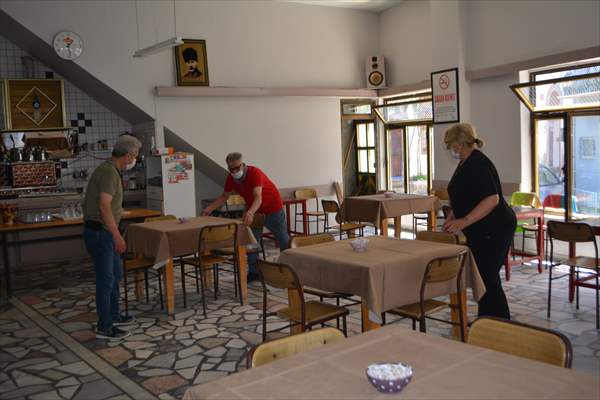 Kuzey Ege'nin gözde tatil merkezleri tedbirlerle yeniden açıldı