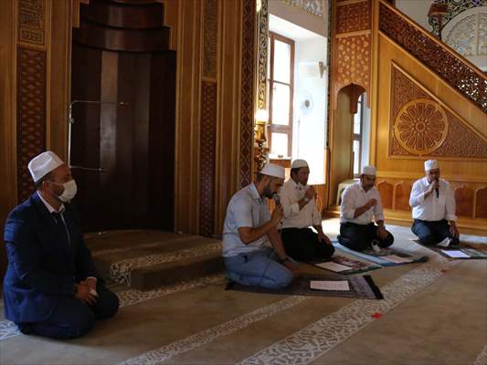 İstanbul'un manevi fatihi Akşemseddin Hazretleri'nin türbesi ziyarete açıldı