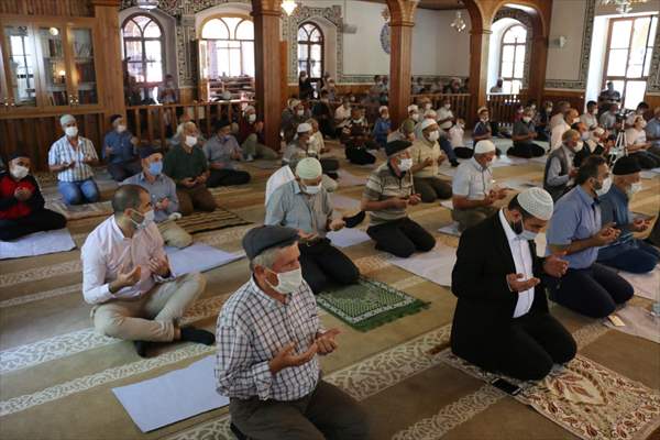 İstanbul'un manevi fatihi Akşemseddin Hazretleri'nin türbesi ziyarete açıldı