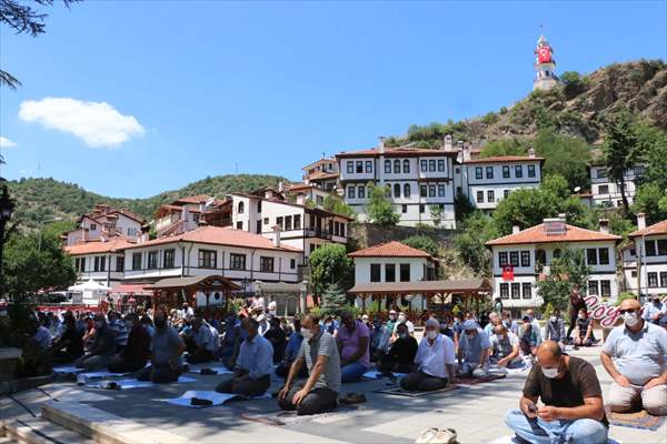 İstanbul'un manevi fatihi Akşemseddin Hazretleri'nin türbesi ziyarete açıldı