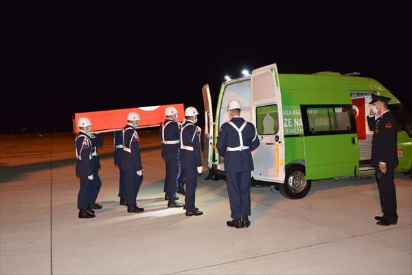 Şehit Yüzbaşı Mahmut Top'un cenazesi Samsun'a getirildi