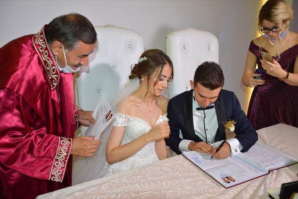 Samsun'da nikah memuru bu kez oğlunun nikahını kıydı