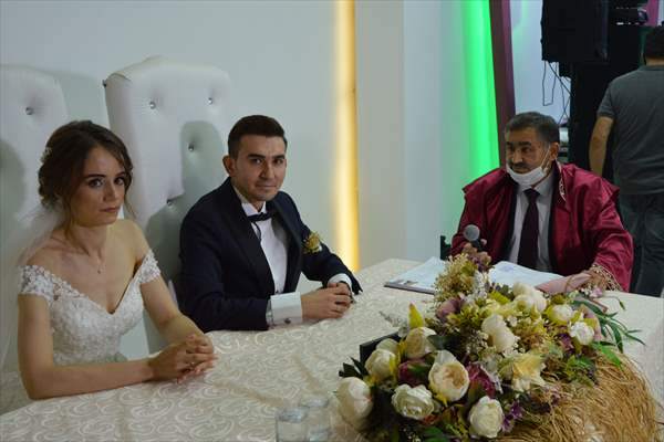 Samsun'da nikah memuru bu kez oğlunun nikahını kıydı
