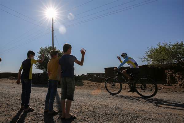 Lava trail hosts nature and bike lovers