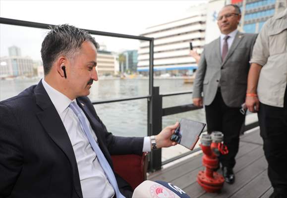 Koyunları kurt saldırısında telef olan aileyi Bakan Pakdemirli sevindirdi