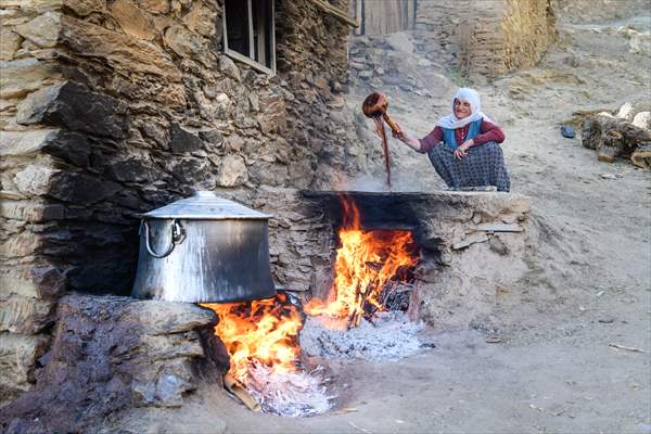 Grape molasses production with traditional method