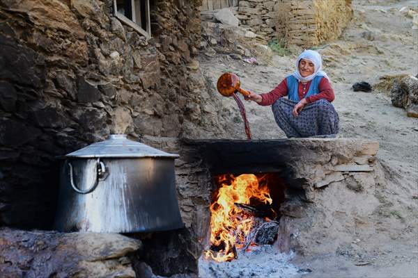 Grape molasses production with traditional method