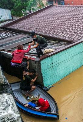 Rizal deluged by Typhoon Vamco in Philippines