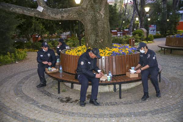 First ifthar meal of police officers