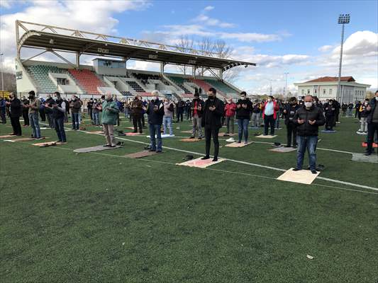 Sakarya'da cuma namazı sonrası yağmur duası yapıldı