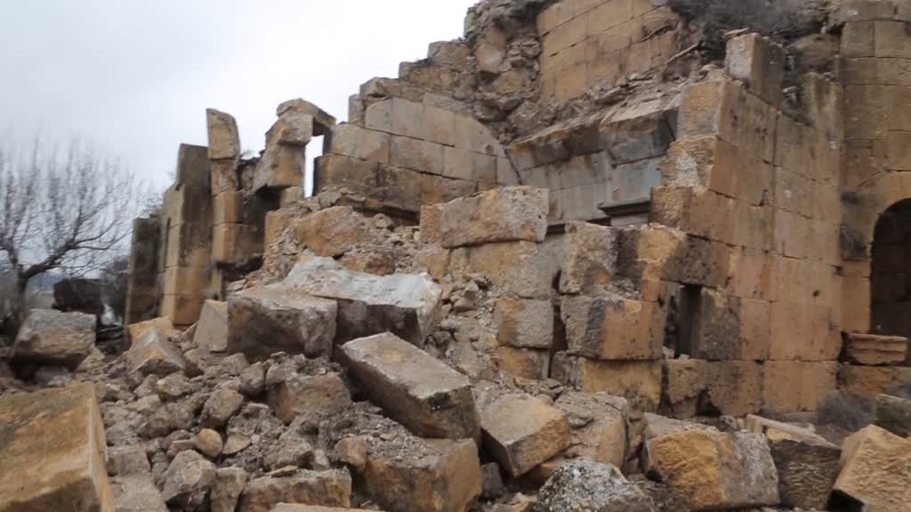 Tarihi Dağpazarı Kilisesi'nin bir bölümü şiddetli yağışlar nedeniyle yıkıldı - MERSİN