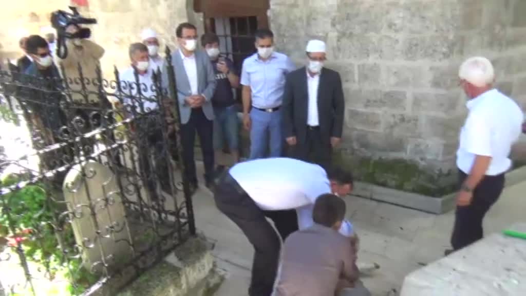 İstanbul'un manevi fatihi Akşemseddin Hazretleri'nin türbesi ziyarete açıldı - BOLU