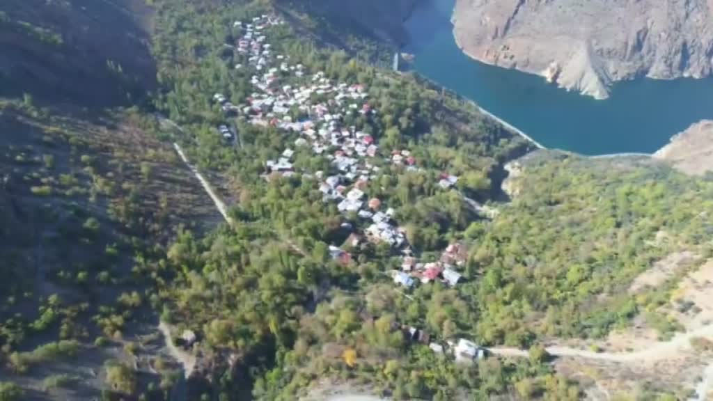 Kaya düşmesi tehdidi altındaki köye çelik ağlı önlem - ARTVİN